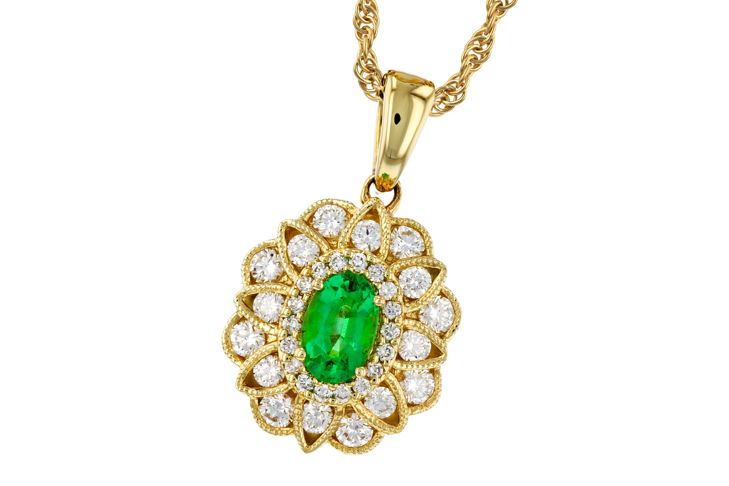 B275-83235: NECK .46 EMERALD .98 TGW (6X4 EMER)