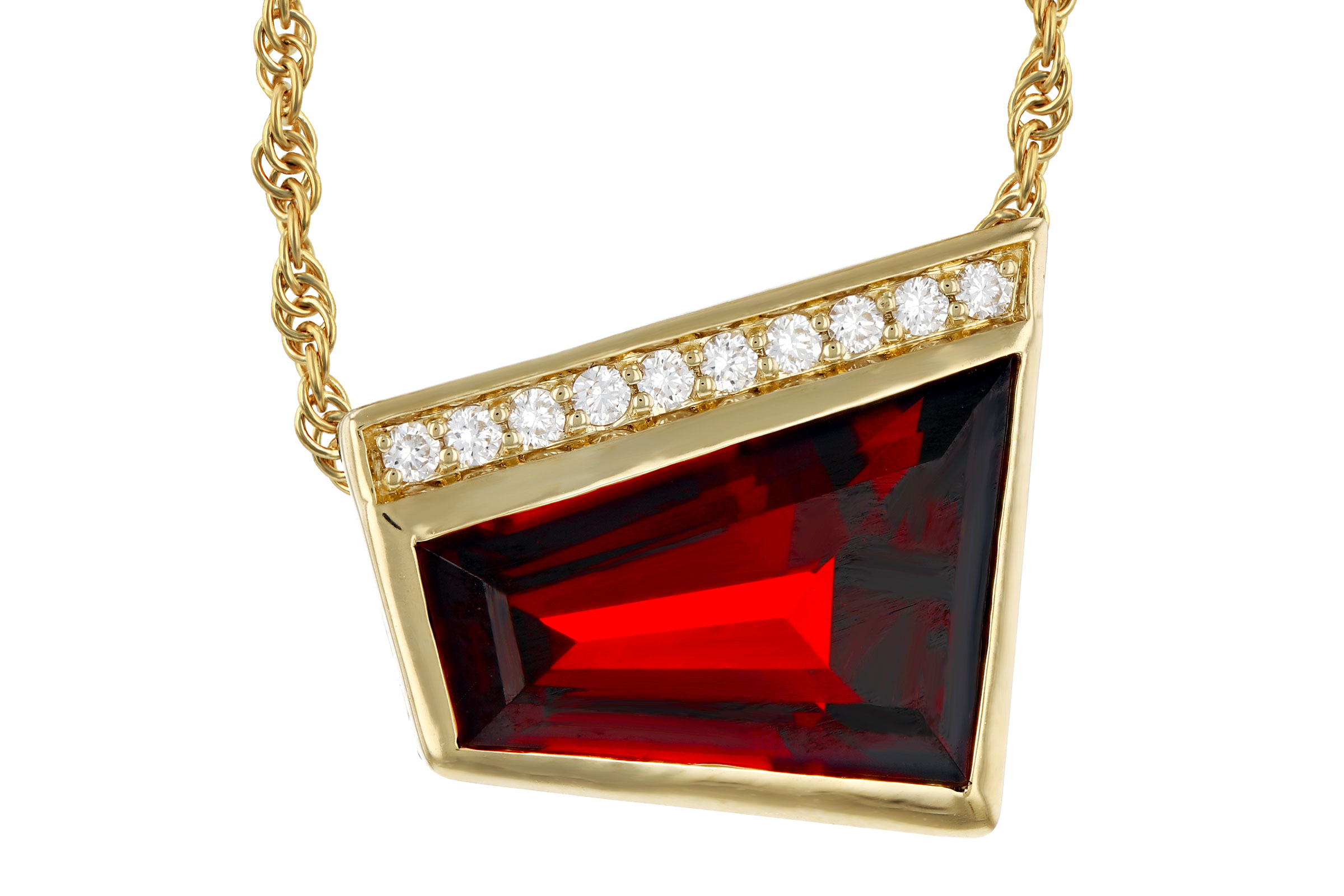 B275-84153: NECKLACE 3.92 GARNET 4.00 TGW