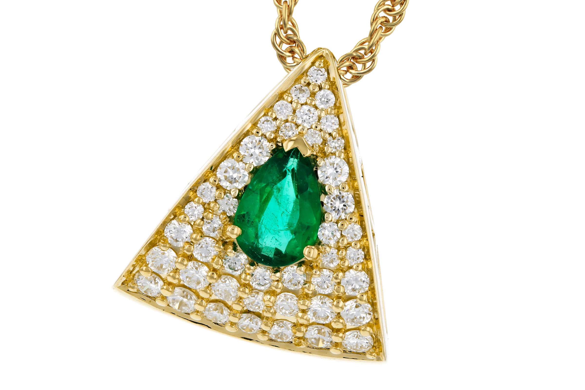 F275-84162: NECKLACE .26 EMERALD .60 TGW (6x4MM EM)