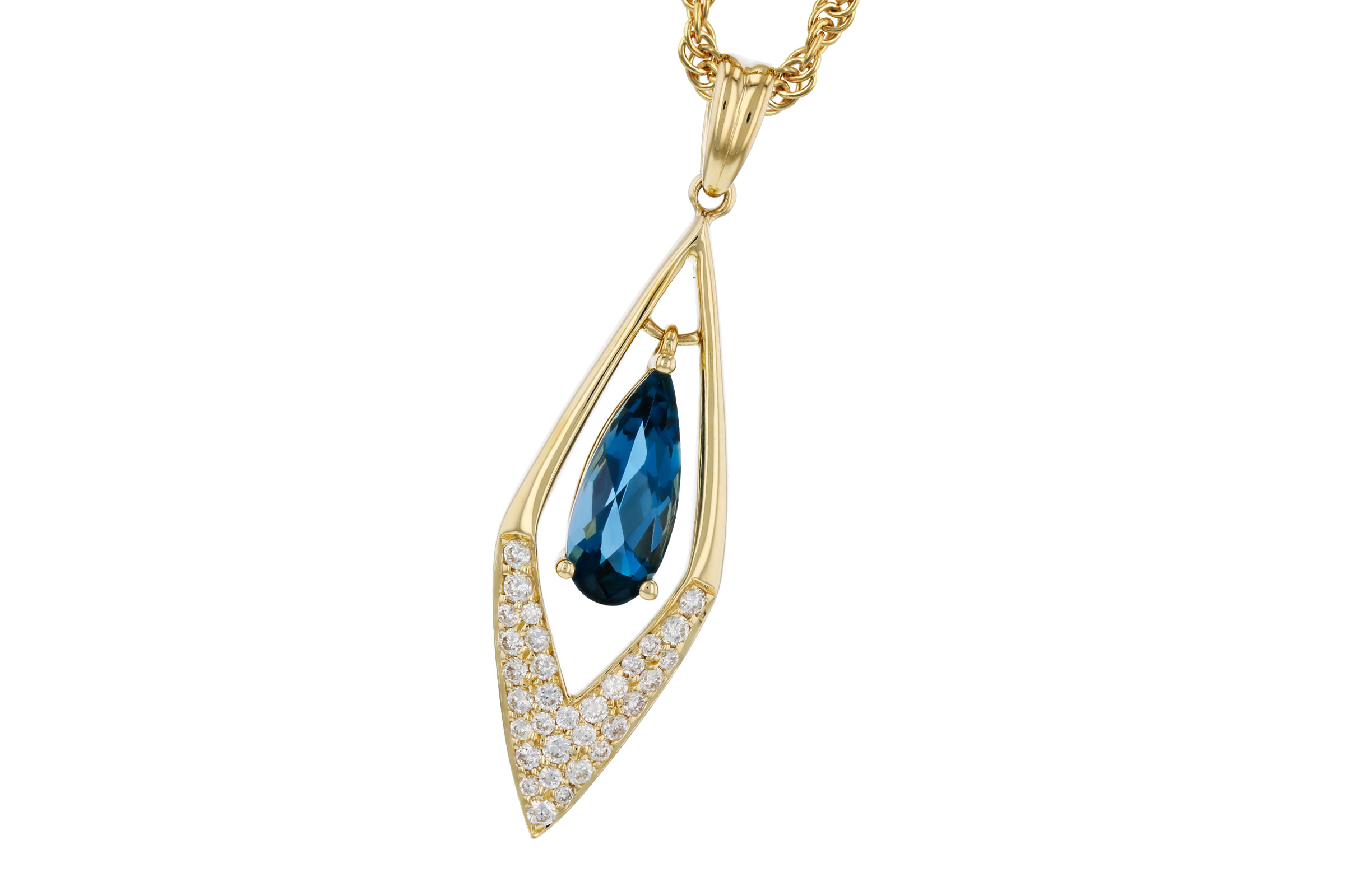 G275-84125: NECK .85 LONDON BLUE TOPAZ 1.02 TGW (10x4MM LBT)
