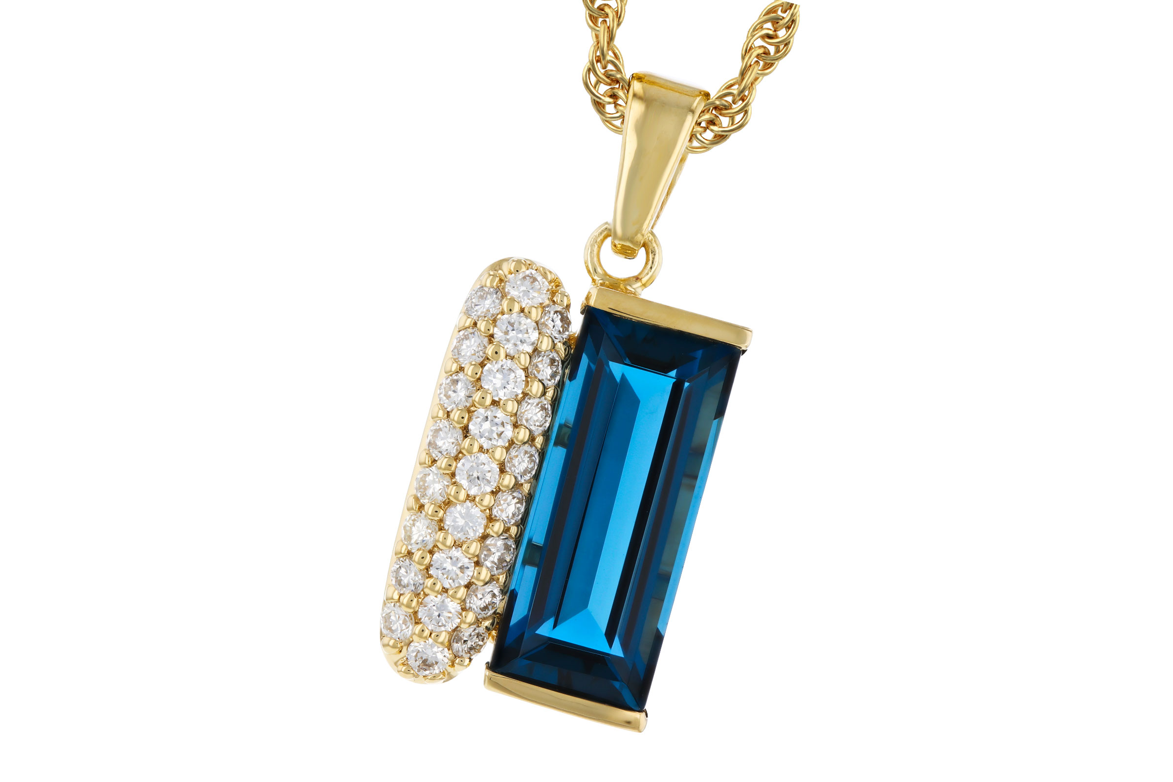 L275-84125: NECK 2.67 LONDON BLUE TOPAZ 2.92 TGW (12x5MM BT)